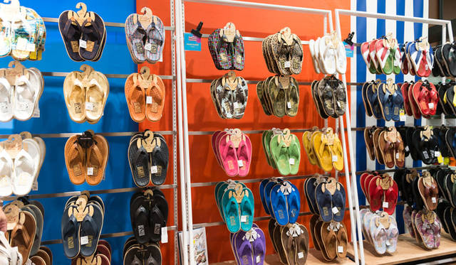 <strong>ISETAN MEN’S｜イセタンメンズ</strong><br />「World Sandal Market」