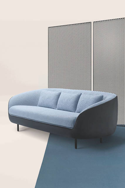 <strong>Fredericia｜フレデリシア</strong><br />GamFratesi Exhibition 「Haiku Low ソファ」（Fredericia / 2015）