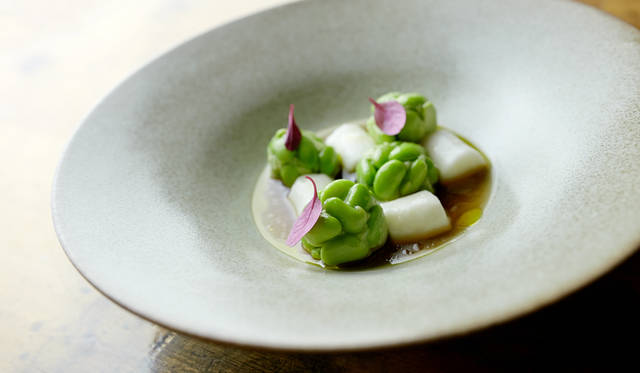 ペコリーノロマーノのニョッキと枝豆のぜんざい