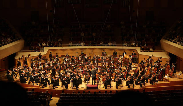 <strong>KAJIMOTO｜カジモト</strong><br />ライブ・シネマ・コンサート「2001年宇宙の旅」　ラザレフ×日本フィル（2014.10）Photo by YAMAGUCHI Atsushi