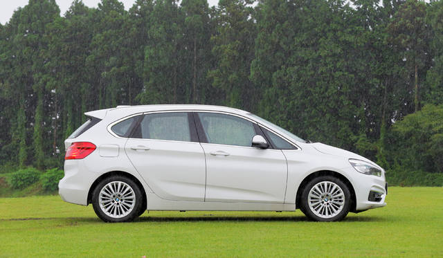 BMW 218d Active Tourer｜ビー・エム・ダブリュー 218d アクティブ ツアラー