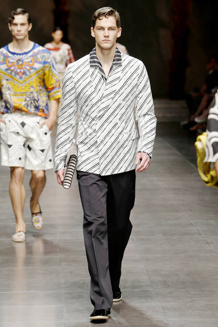 Dolce&Gabbana-men's-show-SS16-(97)