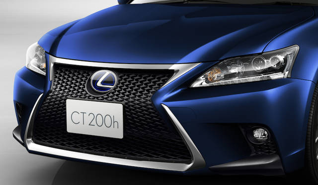 あらたにくわわったボディカラー、ディープブルーマイカ