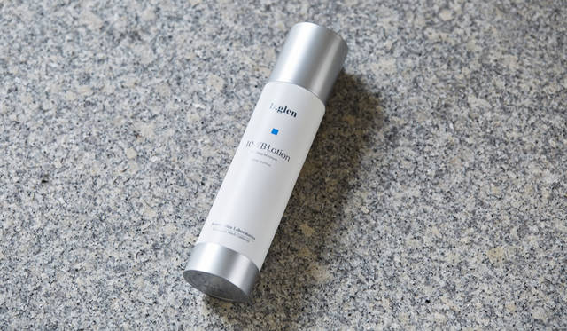 10－YBローション独自成分「QuSome(R) モイスチャーバリアコンプレックス」が角層の奥まで浸透。キメの整った肌に導く高保湿化粧水。150mL　5400円