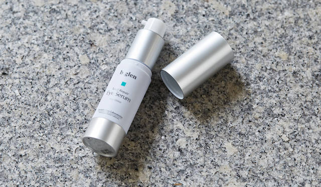 トータルリペア　アイセラム乾燥、シワ、くま、くすみ、たるみ、ゆるみと立ち向かう1本6役の目元用美容液。ベタつかず、ふっくらとした目元に。15g　1万2960円