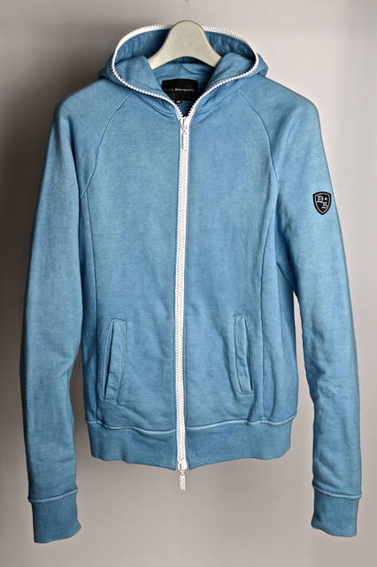 <strong>Dartin Bonaparto｜ダルタンボナパルト</strong><br />藍染めパーカ 7万4520円