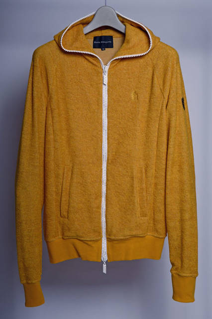 <strong>Dartin Bonaparto｜ダルタンボナパルト</strong><br />パイルパーカ（イエロー） 5万2920円