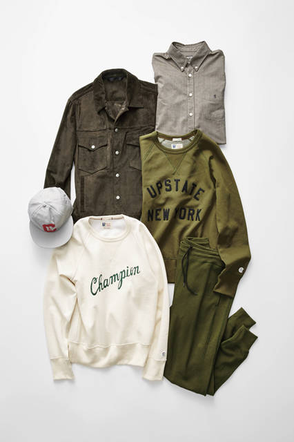 <strong>ブラウン、カーキなどのアースカラーで 秋らしいスタイリングを演出</strong> <br><br>レザージャケット18万3600円、シャツ2万520円、スウェットパンツ2万4840円（すべてトッド スナイダー）、スウェットシャツ各2万7000円（トッド スナイダー ＋ チャンピオン）、キャップ7344円（トッド スナイダー ＋ チャンピオン）