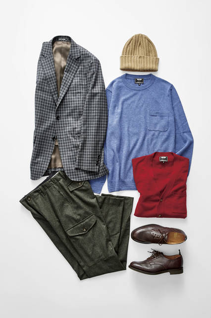 <strong>ジャケット、パンツ、ニットキャップまで、 さまざまなウールの質感を楽しむ</strong> <br><br>ジャケット7万200円、ニット2万7000円、カーディガン3万240円、パンツ5万1840円（すべてトッド スナイダー）、ニットキャップ8640円（トッド スナイダー × インバーアラン）、シューズ4万8600円（トッド スナイダー × サンダース）