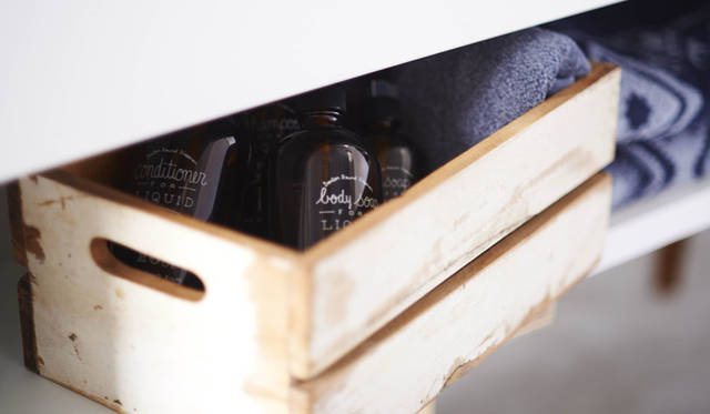 <strong>journal standard Furniture｜ジャーナル スタンダード ファニチャー</strong><br />パナソニック 洗面化粧台「C-Line（シーライン）」のウィメンズスタイリングアイテム