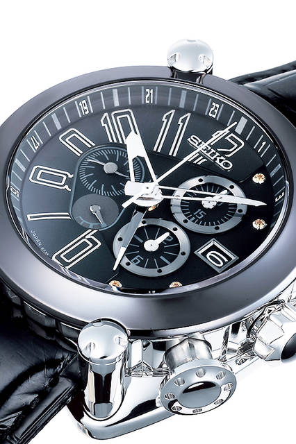 <strong>GALANTE 10th Anniversary Limited Edition</strong><br />ケース｜ステンレススチール<br />直径｜44.4mm<br />厚さ｜18.8mm<br />ムーブメント｜自動巻き（スプリングドライブムーブメントCal.5R86）<br />パワーリザーブ｜約72時間<br />機能｜デュアルタイム表示<br />防水｜日常生活用強化防水(20気圧)<br />限定本数｜100本<br />発売予定｜11月予定<br />価格｜100万4400円</p>