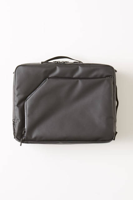 <strong>TOMORROWLAND｜トゥモローランド</strong><br />「トゥモローランド 京都BAL店」別注・限定アイテム　メンズ「BAGJACK」　3-WAY TRAVELLER XS 5万8320円