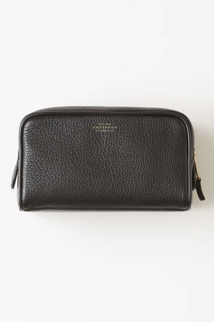 <strong>TOMORROWLAND｜トゥモローランド</strong><br />「トゥモローランド 京都BAL店」先行販売アイテム　メンズ・ウィメンズ「SMYTHSON」