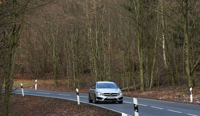Mercedes-AMG CLA 45 4MATIC Shooting Brake ｜メルセデスAMG CLA 45 4MATIC シューティングブレーク