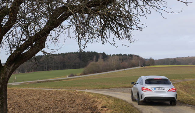 Mercedes-AMG CLA 45 4MATIC Shooting Brake ｜メルセデスAMG CLA 45 4MATIC シューティングブレーク