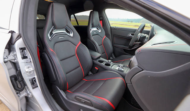 Mercedes-AMG CLA 45 4MATIC Shooting Brake ｜メルセデスAMG CLA 45 4MATIC シューティングブレーク