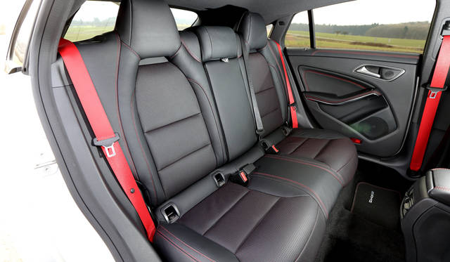 Mercedes-AMG CLA 45 4MATIC Shooting Brake ｜メルセデスAMG CLA 45 4MATIC シューティングブレーク