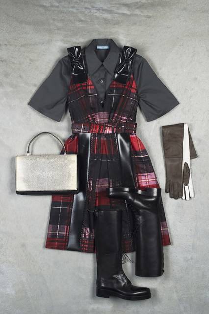 シャツ　6万3720円、ワンピース  29万1600円