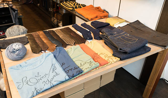 <strong>WORK NOT WORK｜ワーク ノット ワーク</strong><br />旗艦店「WORK NOT WORK URBAN RESEARCH KITTE丸の内店」にて