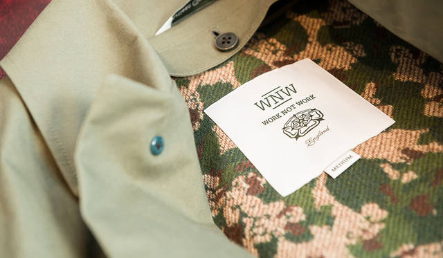 <strong>WORK NOT WORK｜ワーク ノット ワーク</strong><br />裏地にイギリスの国花のチューダーローズをモチーフにしたオリジナルの迷彩柄を使用しているのもポイント