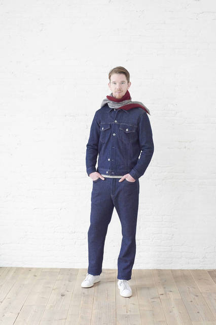 <strong>FLISTFIA｜フリストフィア</strong><br /><strong>2015-16年 秋冬コレクション</strong>　デニムジャケット 2万9700円、スウェットマフラー 6480円、デニム 2万3760円