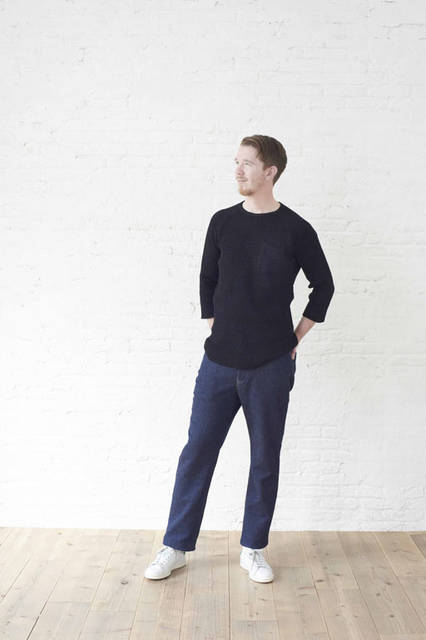 <strong>FLISTFIA｜フリストフィア</strong><br /><strong>2015-16年 秋冬コレクション</strong>　インディゴ 3/4スリーブ ワッフル プルオーバー 1万5120円、デニム 2万3760円