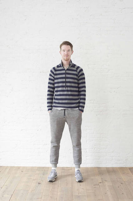 <strong>FLISTFIA｜フリストフィア</strong><br /><strong>2015-16年 秋冬コレクション</strong>　ハーフジッププルオーバー 1万9440円、スウェットパンツ 1万9980円