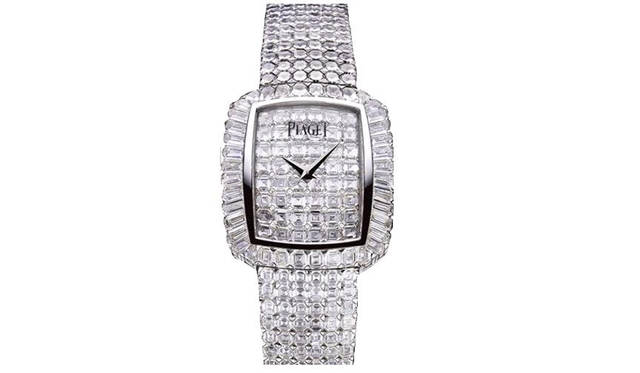 使用されているダイヤモンドの合計は、764石、計45.6ct<br /><br /><strong>ライム ライト ウォッチ</strong><br />サイズ｜36x40mm<br />厚さ｜9.9mm<br />防水｜3気圧<br />ムーブメント｜手巻き<br />価格｜1億8036万円　　　