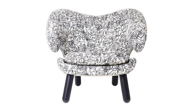 <strong>IDC OTSUKA｜IDC大塚家具</strong><br />ペリカンチェア75周年モデル「PELICAN MEETS MACBETH（アームチェアペリカン 75TH ＃056-132）」