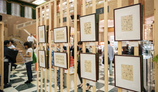 <strong>MITSUKOSHI｜日本橋三越本店</strong><br />三越アート＆クリエーション「北斎漫画の世界へようこそ」　「北斎漫画」の作品（江戸摺稀少本）が80点あまり展示・販売