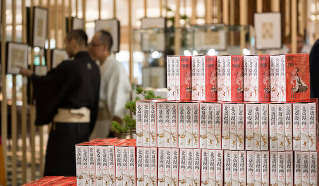 <strong>MITSUKOSHI｜日本橋三越本店</strong><br />三越アート＆クリエーション「北斎漫画の世界へようこそ」　日本橋三越本店 本館1階中央ホールで開催