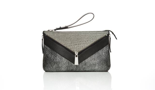 クラッチバッグ 3万2400円