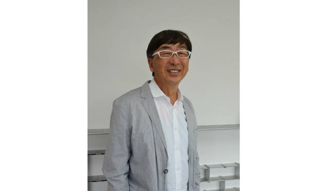 「レクサス デザイン アワード 2016」の審査員、伊東豊雄氏。東京大学工学部建築学科卒業後、キャリアをスタート。その後、日本建築学会賞作品賞、ヴェネチィア・ビエンナーレ「金獅子賞」、プリツカー建築賞などを受賞。主な作品に「せんだいメディアテーク」、「多摩美術大学図書館（八王子キャンパス）」、「2009高雄ワールドゲームズメインスタジアム（台湾）」などがある