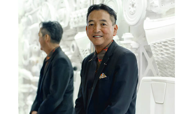 「レクサス デザイン アワード 2016」の審査員、福市得雄氏。多摩美術大美術学部卒後、1974年、トヨタ自動車デザイン部へ入社。デザイン統括部長、トヨタヨーロッパデザインディベロップメント社長を経て、2014年4月よりLexus International Presidentを務める