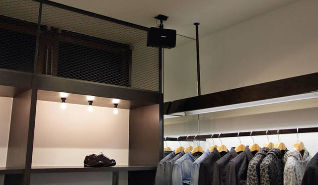 <strong>LOUNGE LIZARD｜ラウンジリザード</strong><br />「LOUNGE LIZARD 金沢」