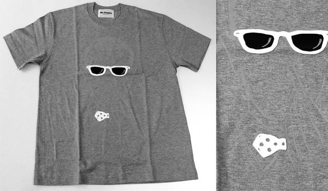 <strong>H? Katsukawa from Tokyo｜エイチ カツカワ フロム トウキョウ</strong><br />「Mr.Poppy」Tシャツ 7344円（XS～XL）