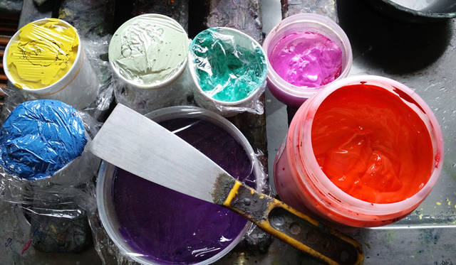 <strong>H? Katsukawa from Tokyo｜エイチ カツカワ フロム トウキョウ</strong><br />「Mr.Poppy」Tシャツ　プリントはシルクスクリーンプリントで、一枚一枚職人が手刷りしている