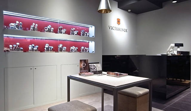 <strong>VICTORINOX｜ビクトリノックス</strong><br />ビクトリノックス・ストア銀座