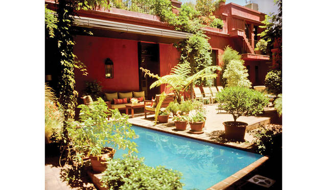 3. 「ハルディン・エスコンシード」（アルゼンチン・ブエノスアイレス）