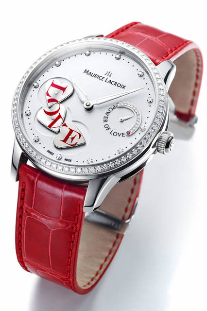 <strong>マスターピース パワー・オブ・ラブ</strong><br />ケース｜ステンレススチール、ダイヤモンド<br />直径｜43mm<br />厚さ：14.2mm<br />ムーブメント｜自動巻き（ML256)<br />機能｜3つのハート型歯車が1分間で“LOVE”を描く<br />ストラップ｜クロコダイル<br />防水｜5気圧<br />限定数｜世界限定88本<br />発売時期｜2015年10月予定<br />予価｜180万円<br />