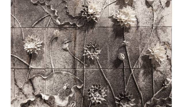 『春夏秋冬』より（部分）2014年、火薬・磁器、作家蔵Commissioned by the Power Station of Art, Shanghai.Photo by Zhang Feiyu, courtesy Cai Studio