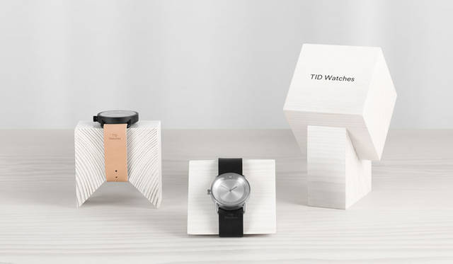 <strong>TID Watches｜ティッド ウォッチズ</strong><br />TIDのディスプレイもデザイナーユニット「Form Us With Love」によるデザイン