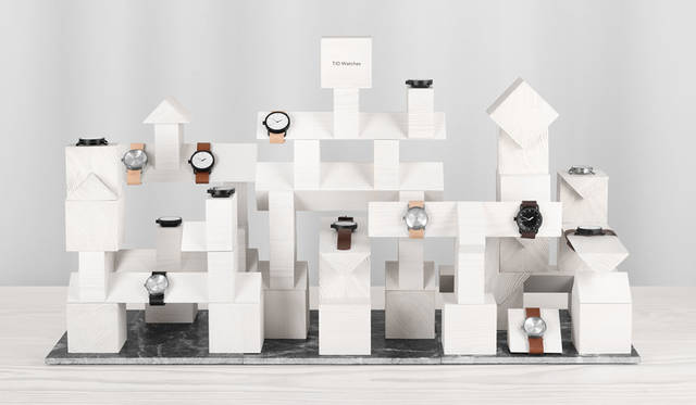 <strong>TID Watches｜ティッド ウォッチズ</strong><br />ブロックを使った建造物のような見た目が印象的なTIDのディスプレイ