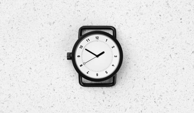 <strong>TID Watches｜ティッド ウォッチズ</strong><br />ミニマムでクールなデザインが印象的。ストラップは別売