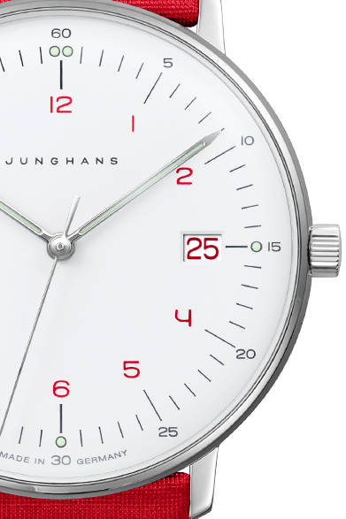 <strong>マックス・ビル バイ ユンハンス レディス</strong><br />ケース｜ステンレススチール<br />直径｜32.7mm<br />ムーブメント｜クォーツ<br />機能｜日付表示<br />ストラップ｜レザー（サテンの生地を装飾）<br />防水｜防汗<br />価格｜9万720円<br />