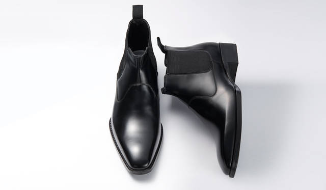 <strong>MEN'S</strong>／靴の内側に柔らかなメッシュのカップインソールを用いることで、スポーティな履き心地を実現したサイドゴアブーツ。靴のソールは写真1と同じ仕様。2万7000円