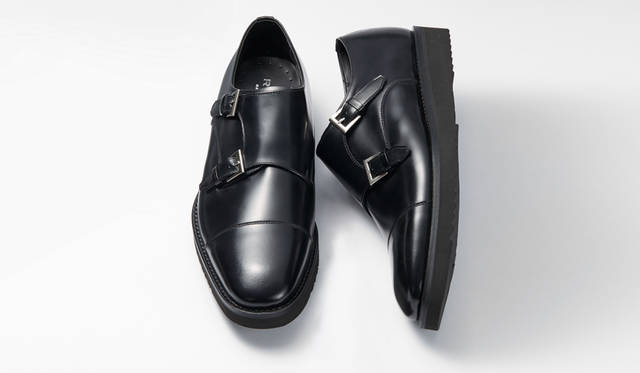 <strong>MEN'S</strong>／写真7と同じソールを使ったダブルモンクのタイプ。リーガルの専門店「REGAL SHOES」限定。2万4840円