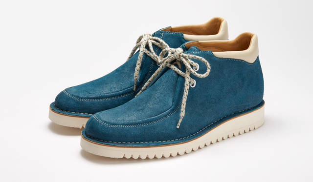 <strong>MEN'S</strong>／写真24と色違いのモデル。1万9440円