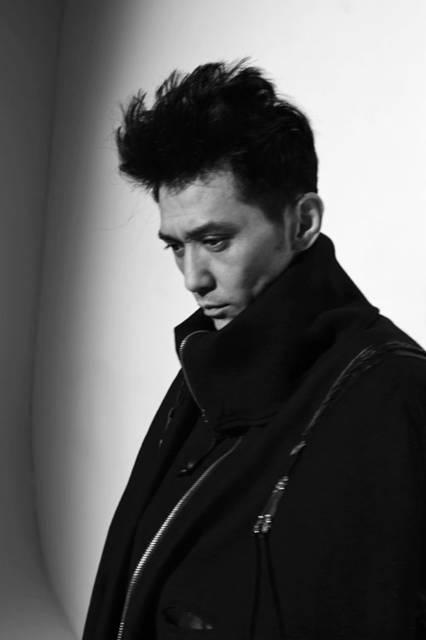 <strong>TAKAHIROMIYASHITATheSoloist.｜タカヒロミヤシタザソロイスト.</strong><br /><strong>2015-16年 秋冬コレクション</strong>　giraffe neck pullover zip up poncho with conchos 21万1572円