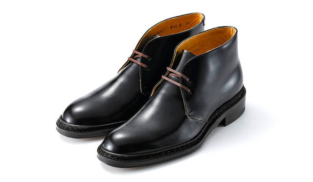 タフな印象のチャッカ。ソフトで色感を生かしたレザーやグッドイヤーウェルト製法を採用。意外な程に軽量かつ柔軟な履き心地。写真のほかにブラックも展開。3万6720円